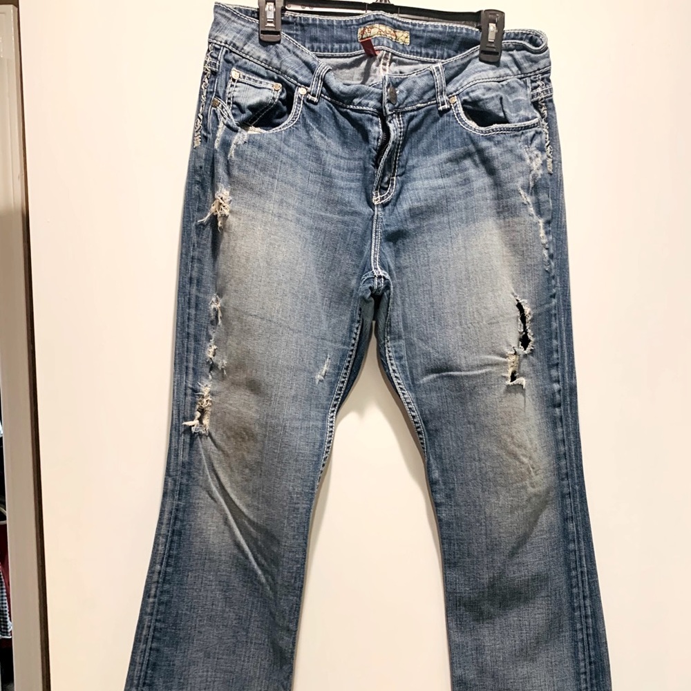 Buckle BKE Culture Distressed Jeans